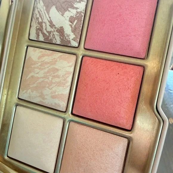 Hourglass Floral Deer Compact & Matching Double-Ended Brush - Pink, Coral, Gold - Picture 6 of 9